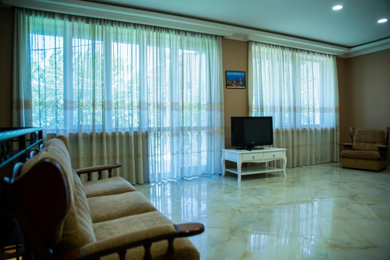 Midtown-Vera Tbilisi Luaran gambar