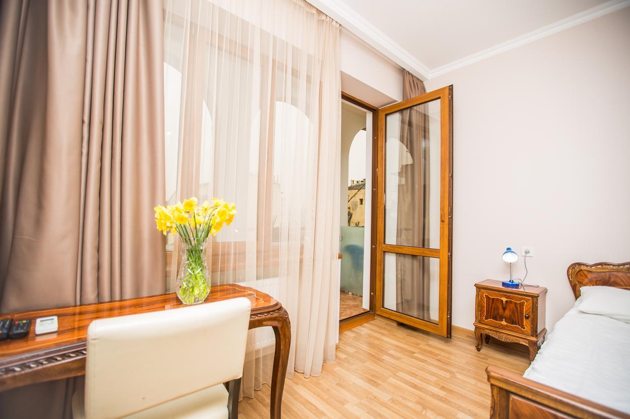 Midtown-Vera Tbilisi Luaran gambar